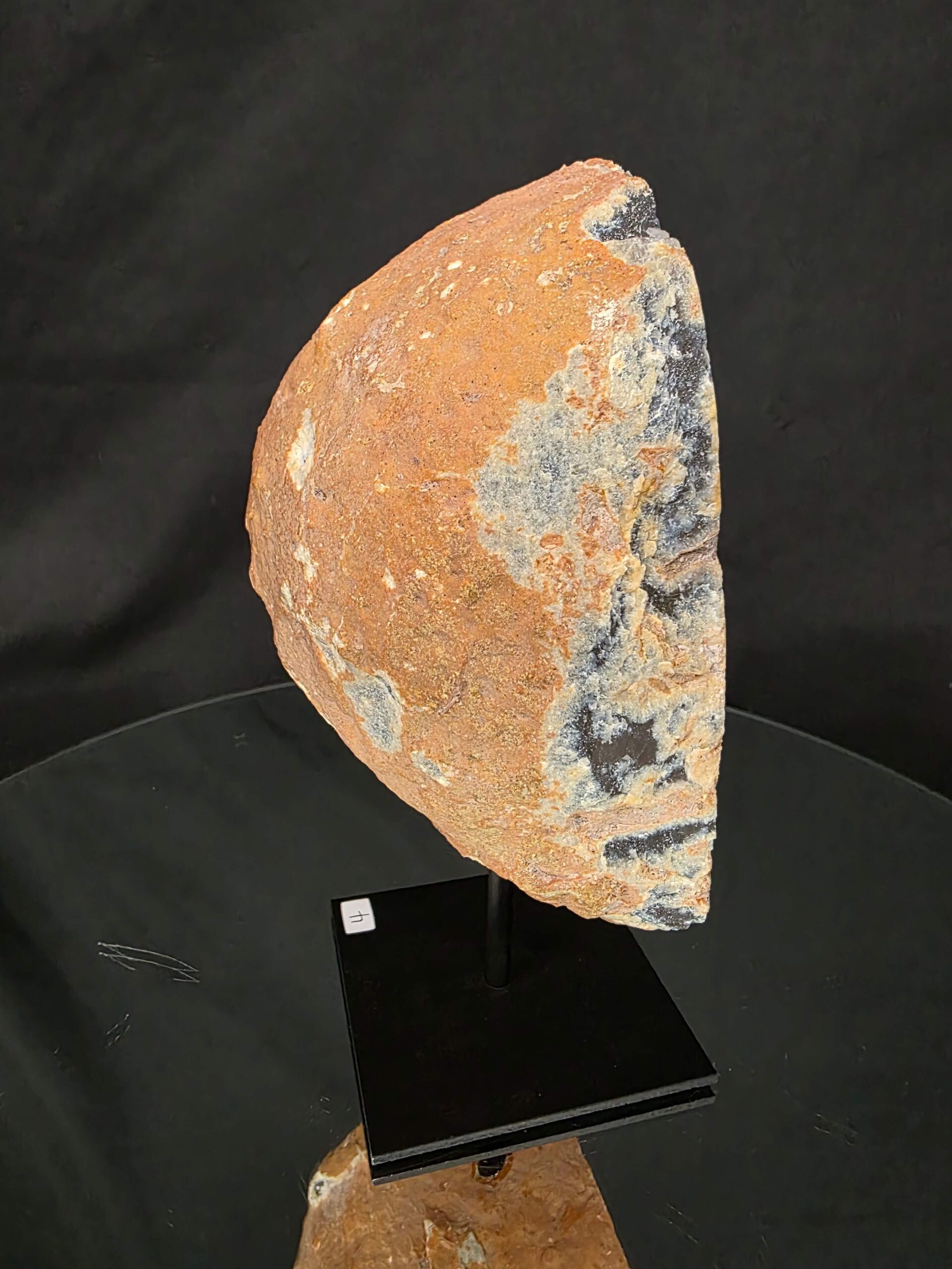 Premium Agate Geode on Stand 4 – 2.021g - H20xW13xD8cm - Image 5