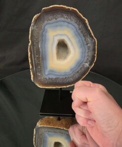 Premium Agate Geode on Stand 4 – 2.021g - H20xW13xD8cm - Image 7