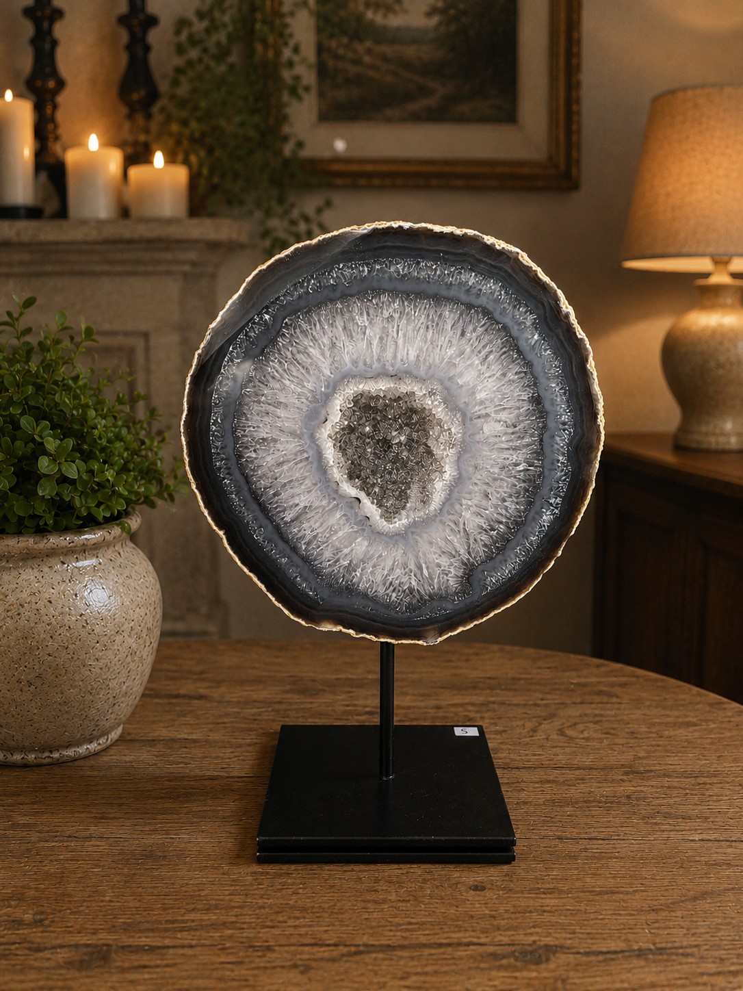 Premium Agate Geode on Stand 5 – 2.922g - H24.5xW17xD10cm