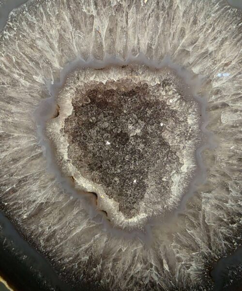 Premium Agate Geode on Stand 5 – 2.922g - H24.5xW17xD10cm - Image 7