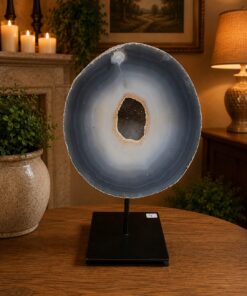 Premium Agate Geode on Stand 9 – 2.223g - H22.5xW15xD8cm
