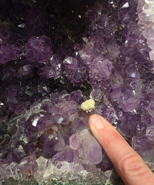 Amethyst Crystal Geode 1143 Premium Queen Grade 5.92kg H24xW17xD14cm - Image 8