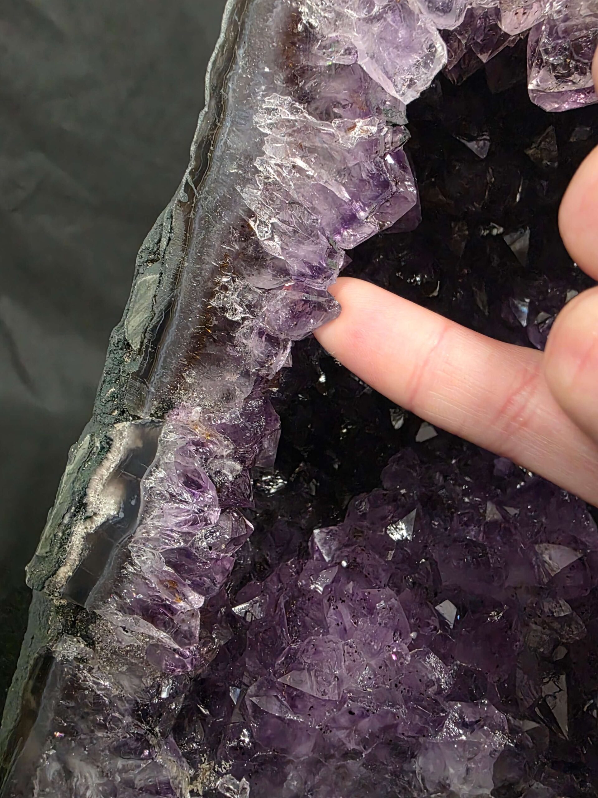 Amethyst Crystal Geode 1144 Premium Queen Grade 9.61kg H25xW25xD14cm - Image 10
