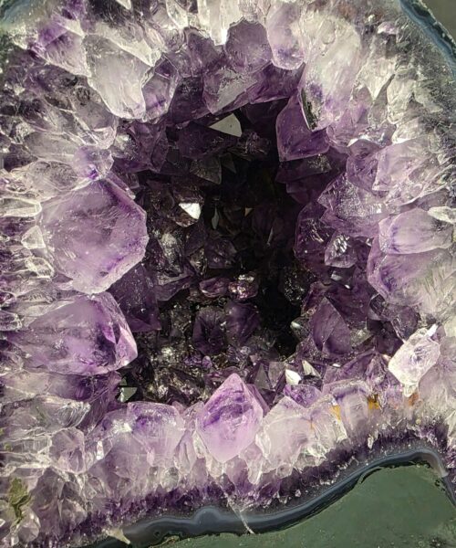 Amethyst Crystal Geode 1149 Premium Queen Grade 8.38kg H23xW21xD16cm - Image 7