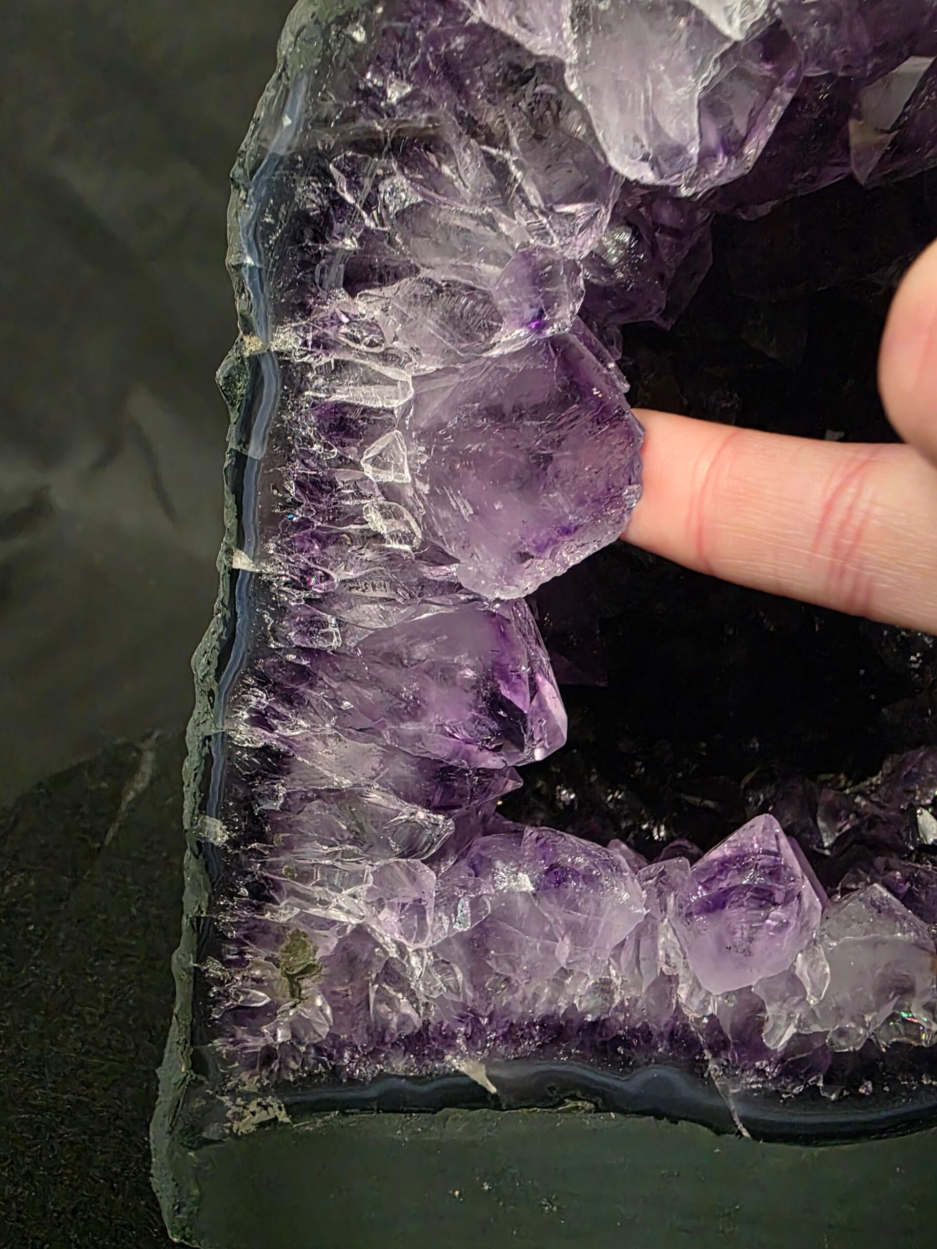 Amethyst Crystal Geode 1149 Premium Queen Grade 8.38kg H23xW21xD16cm - Image 10