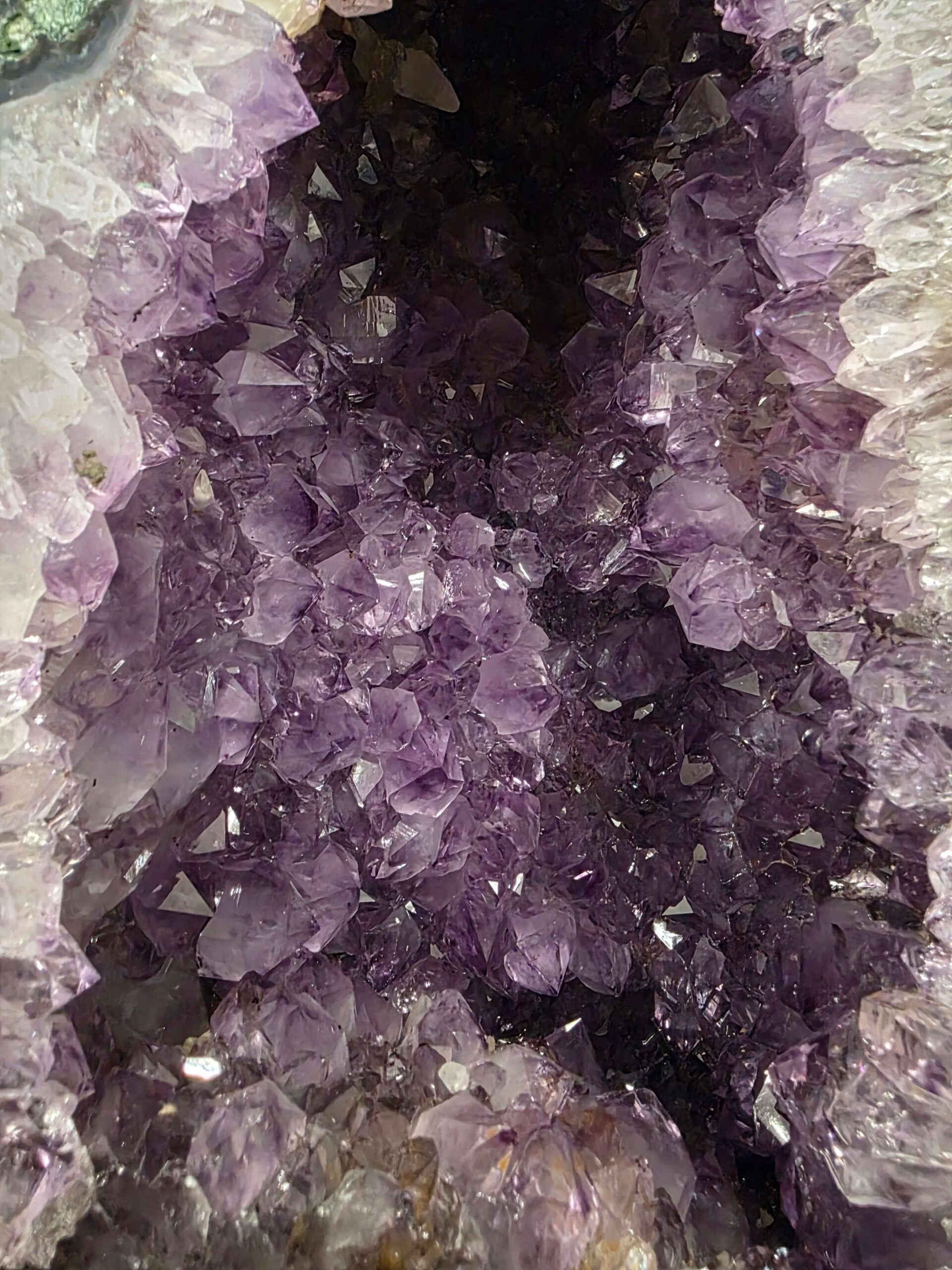 Amethyst Crystal Geode 1169 Premium Queen Grade 10.52kg H32xW19xD15cm - Image 9