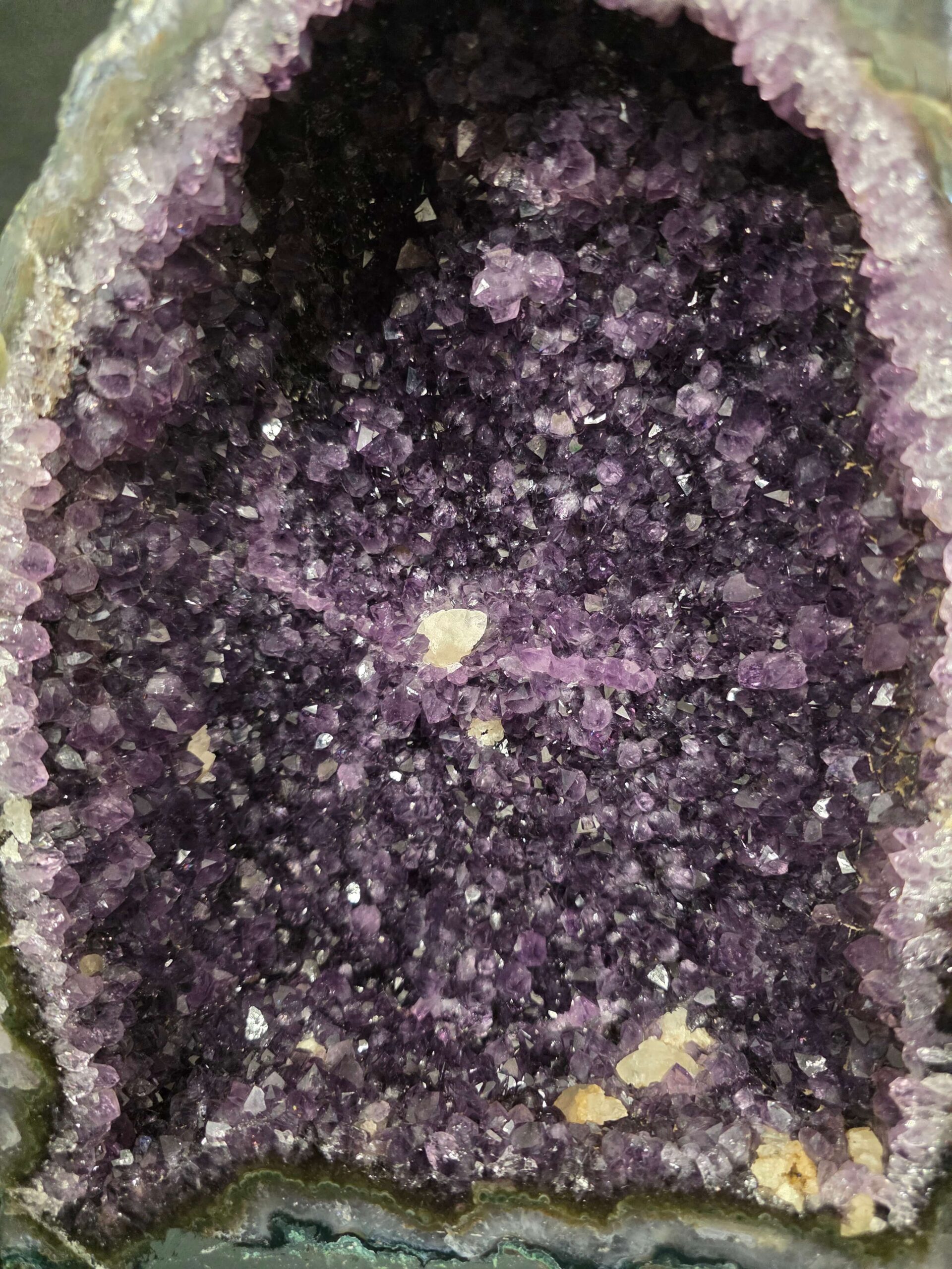 Amethyst Crystal Geode 1170 Premium Queen Grade 13.31kg H36xW24xD12cm - Image 7