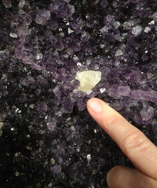 Amethyst Crystal Geode 1170 Premium Queen Grade 13.31kg H36xW24xD12cm - Image 8