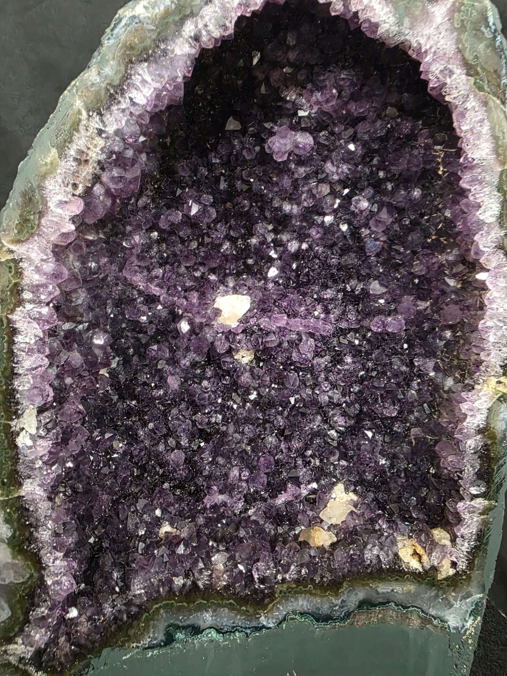 Amethyst Crystal Geode 1170 Premium Queen Grade 13.31kg H36xW24xD12cm - Image 9