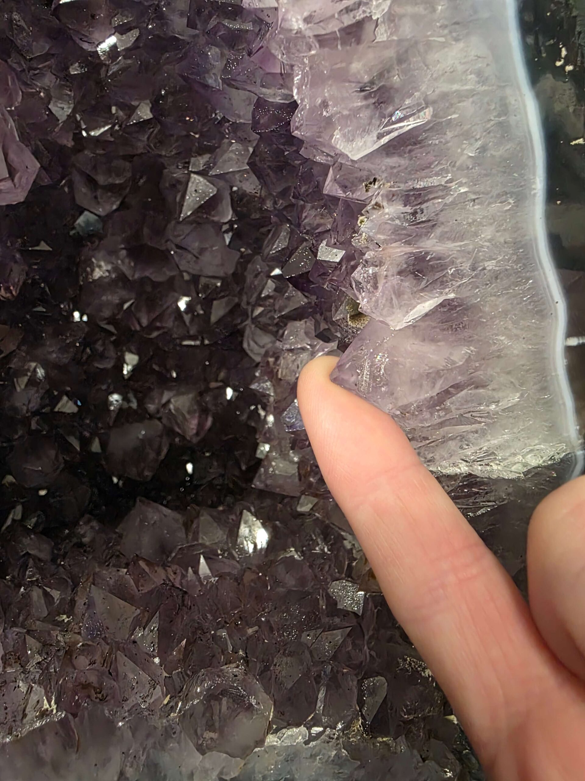 Amethyst Crystal Geode 1171 Premium Queen Grade 14.3kg H34xW26xD16cm - Image 7