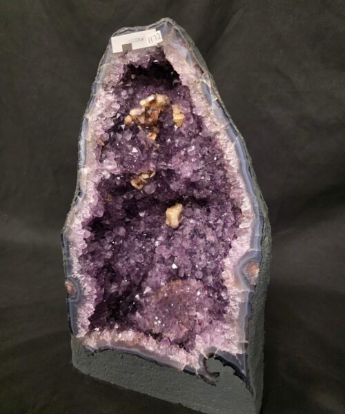 Amethyst Crystal Geode 1172 Premium Queen Grade 13.32kg H39xW23xD14cm - Image 4