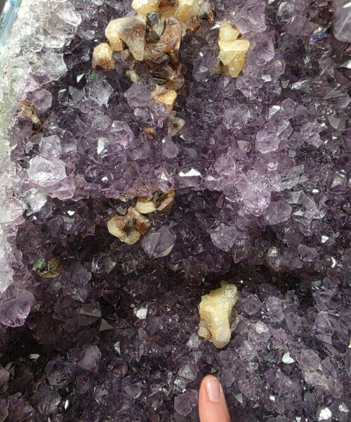 Amethyst Crystal Geode 1172 Premium Queen Grade 13.32kg H39xW23xD14cm - Image 9