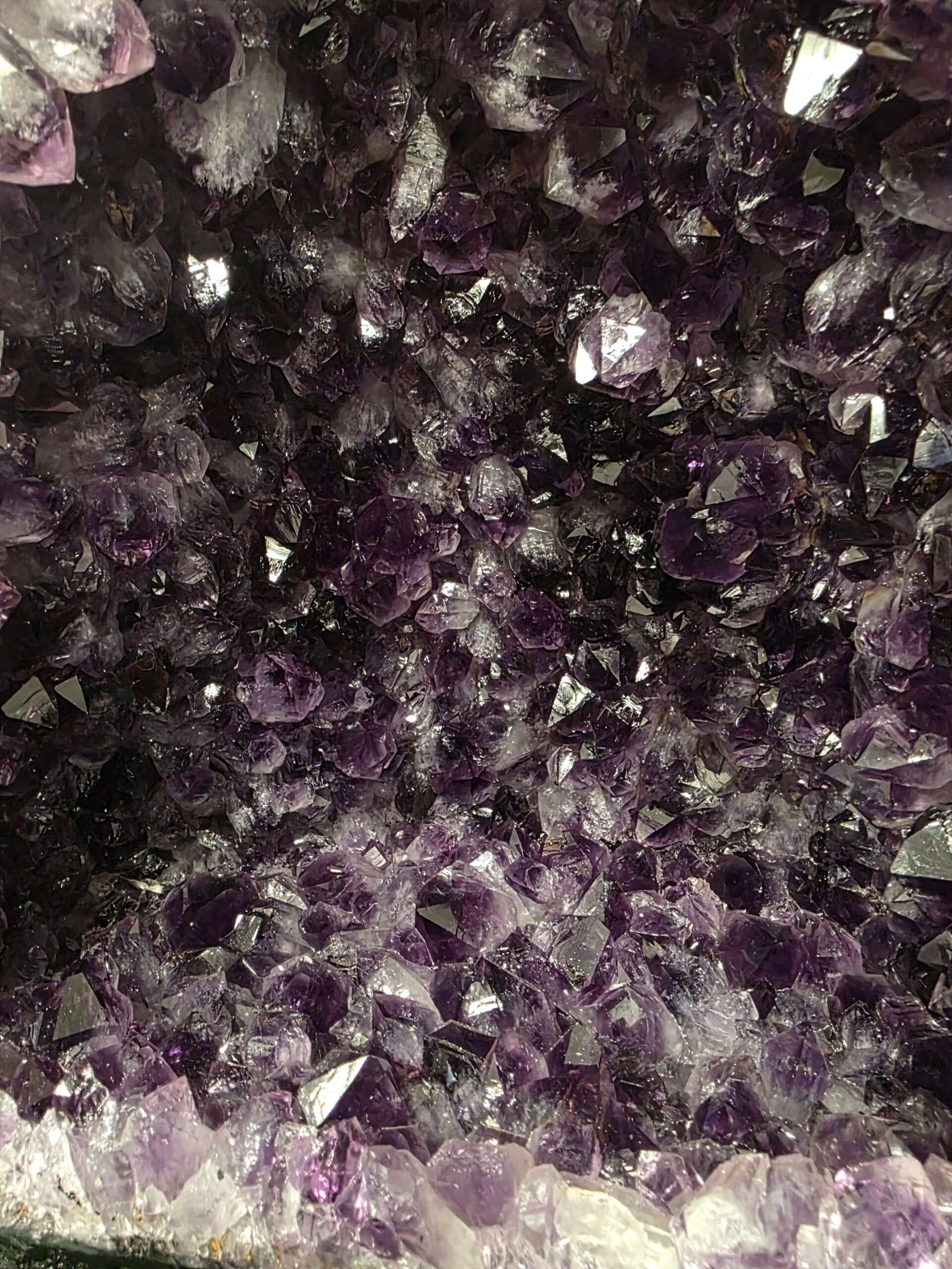 Amethyst Crystal Geode 1173 Premium Queen Grade 13.11kg H37xW28xD16cm - Image 8