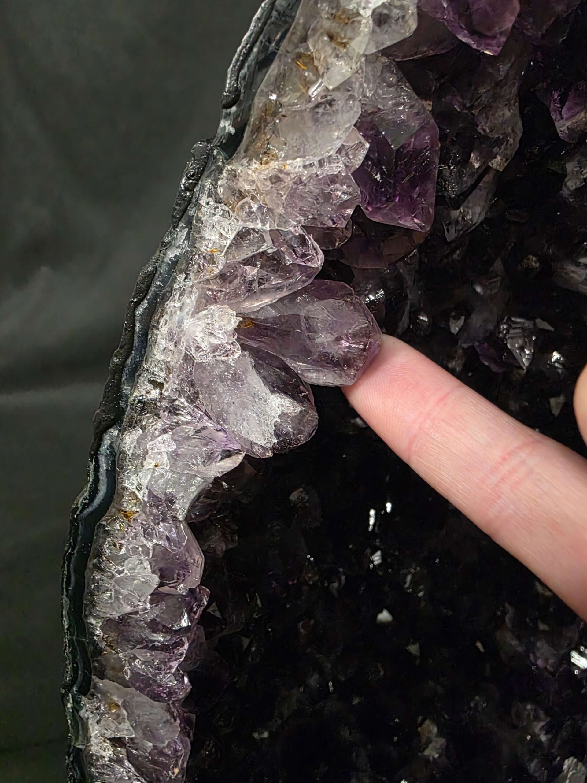 Amethyst Crystal Geode 1173 Premium Queen Grade 13.11kg H37xW28xD16cm - Image 10
