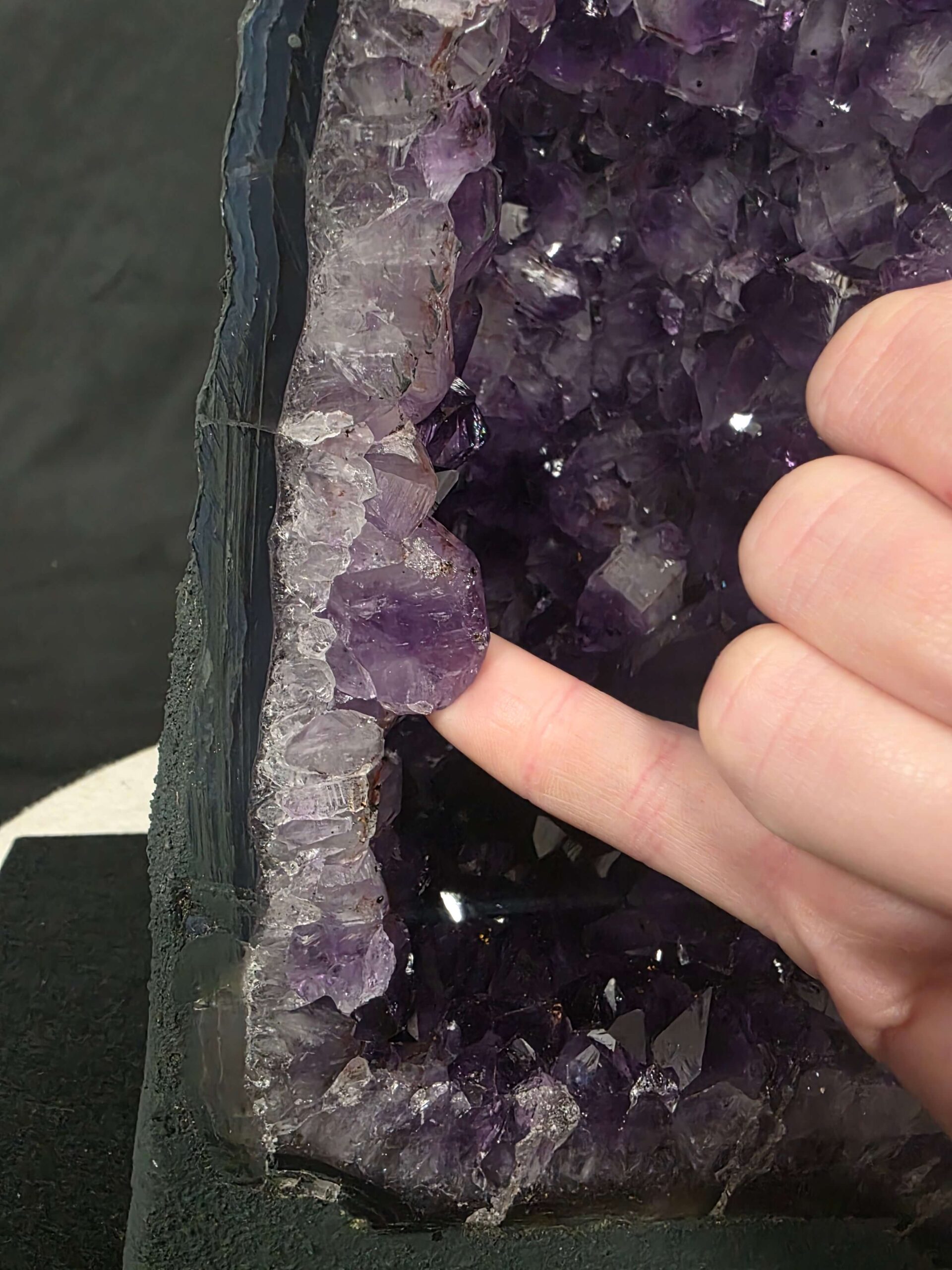 Amethyst Crystal Geode 1174 Premium Queen Grade 10.08kg H42xW19xD12cm - Image 9