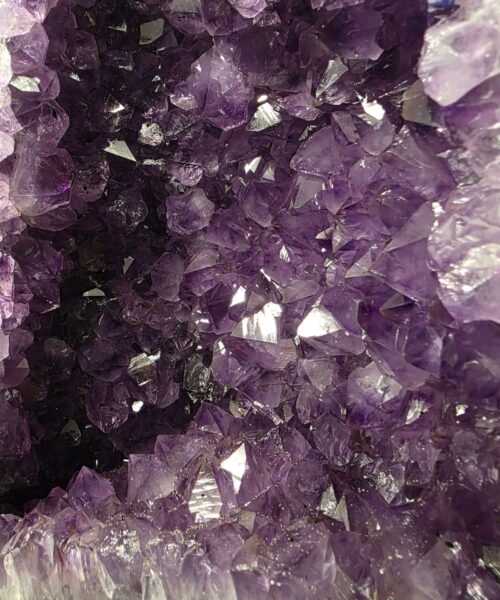 Amethyst Crystal Geode 1175 Premium Queen Grade 10.94kg H34.5xW27.5xD11cm - Image 9
