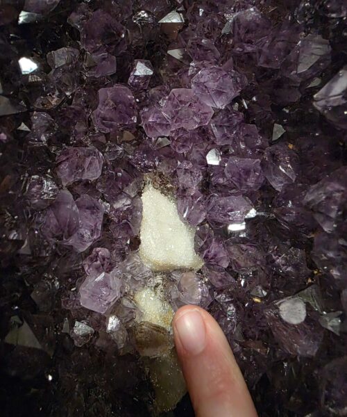 Tall Amethyst Crystal Geode 1177 Premium Queen Grade 12.63kg H50xW18xD13cm - Image 10