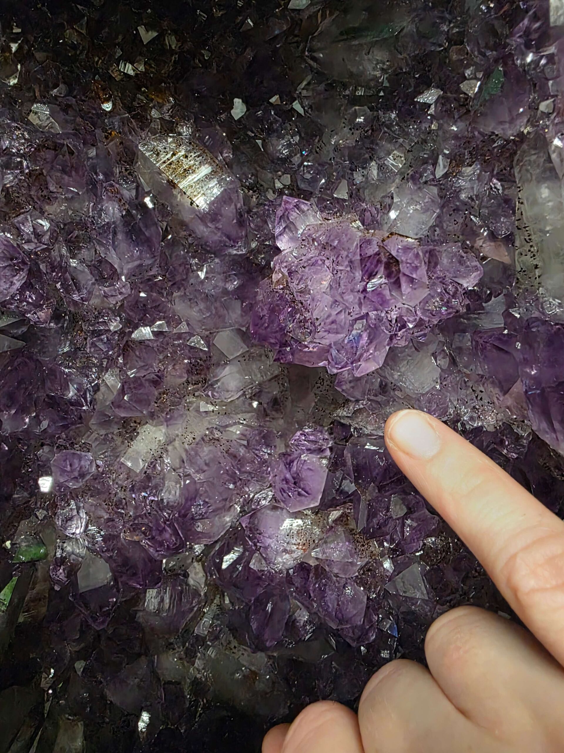 Tall Amethyst Crystal Geode 1178 Premium Queen Grade 13.88kg H51xW22xD15cm - Image 7