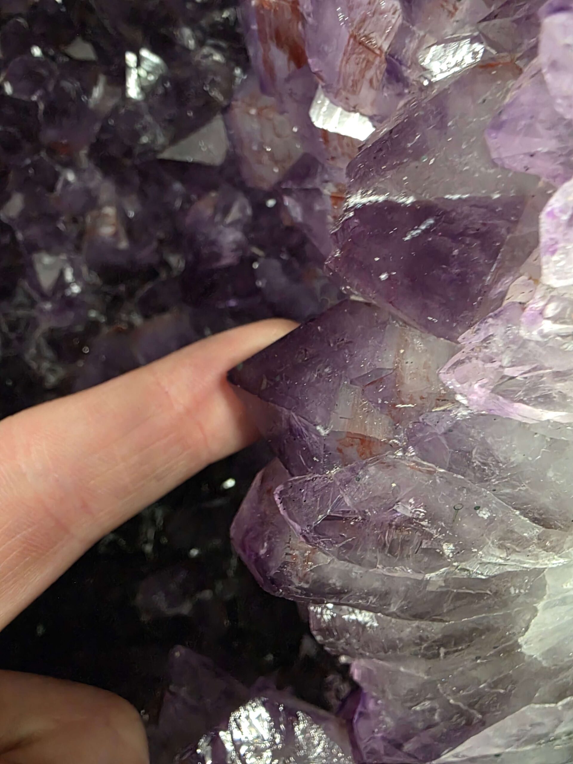 Amethyst Crystal Geode 1183 Premium Queen Grade 17.4kg H41xW20xD14cm - Image 10