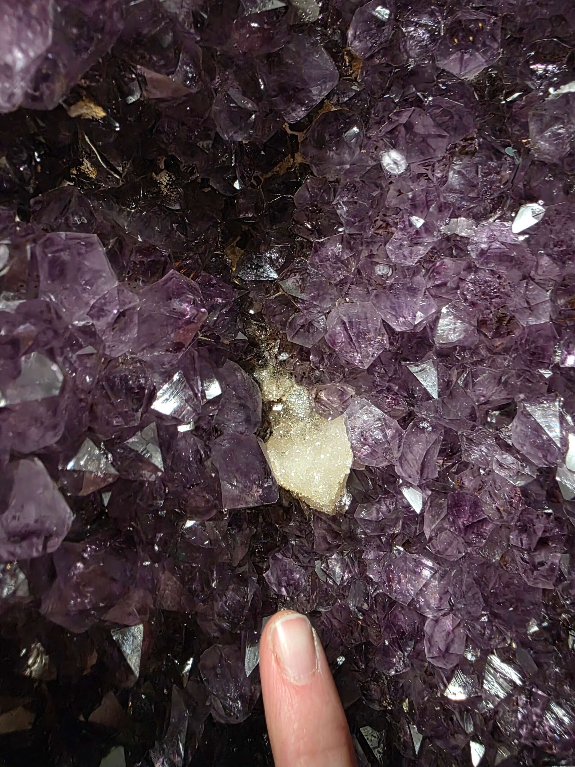 Tall Amethyst Crystal Geode 1189 Premium Queen Grade 17.03kg H59xW19xD13cm - Image 12
