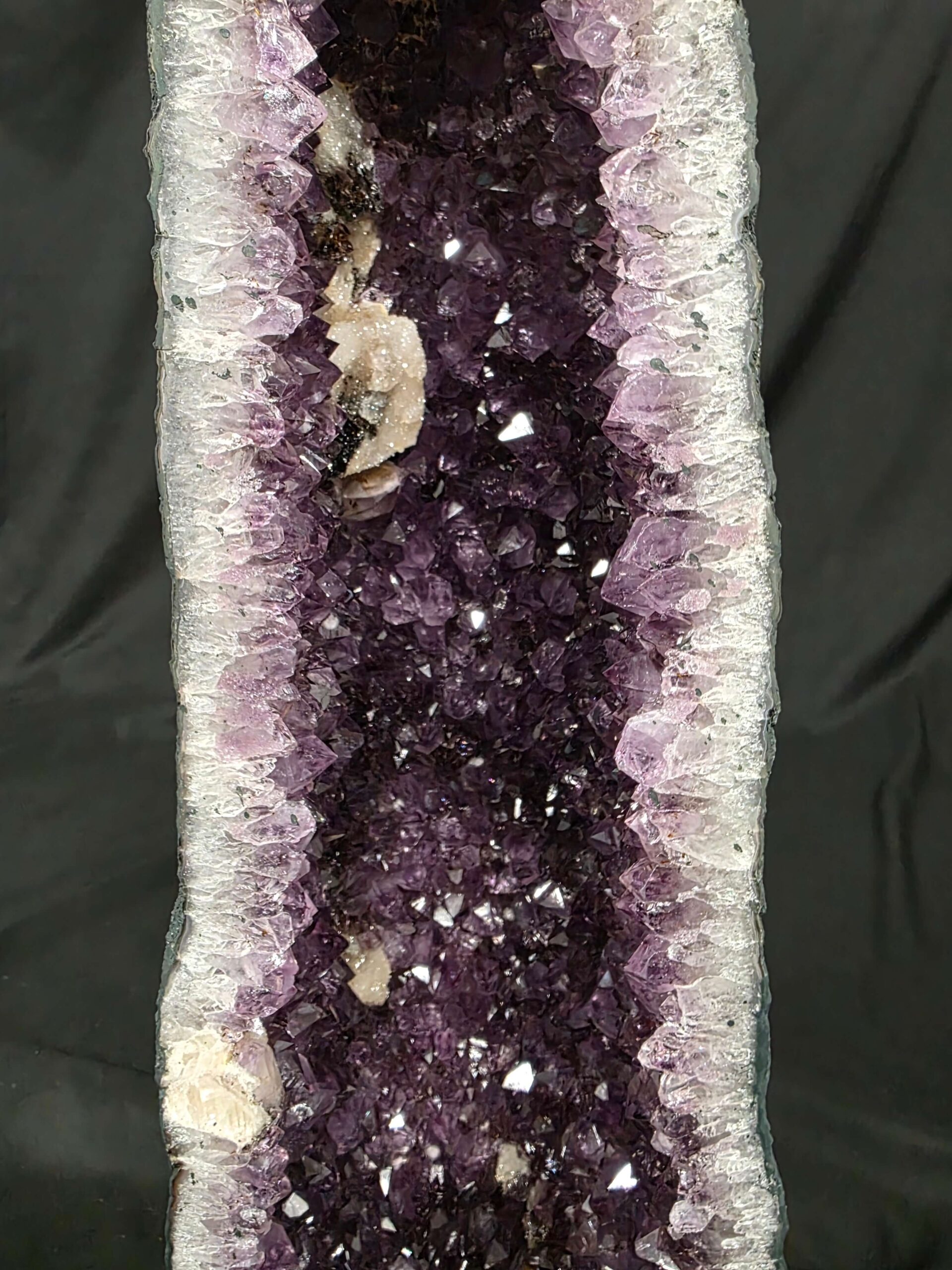 Tall Amethyst Crystal Geode 1189 Premium Queen Grade 17.03kg H59xW19xD13cm - Image 7