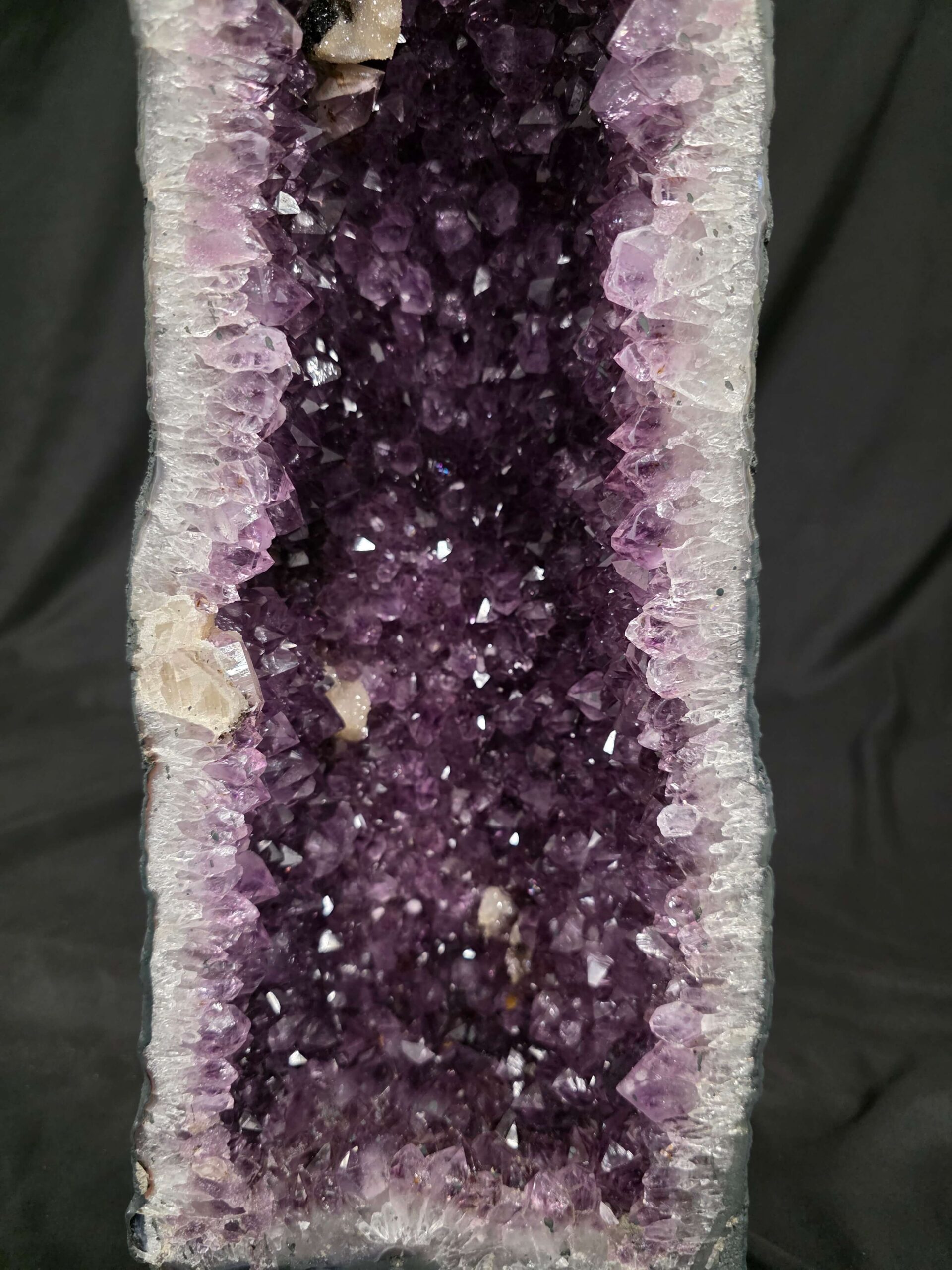 Tall Amethyst Crystal Geode 1189 Premium Queen Grade 17.03kg H59xW19xD13cm - Image 8
