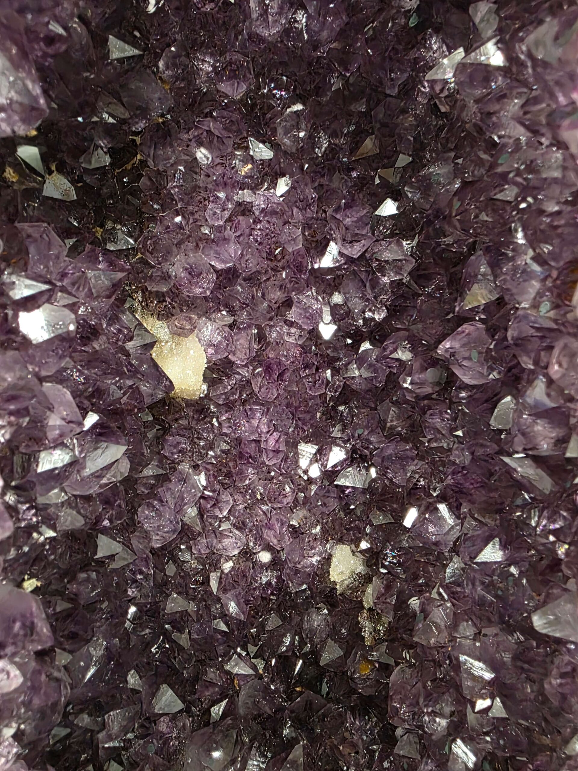 Tall Amethyst Crystal Geode 1189 Premium Queen Grade 17.03kg H59xW19xD13cm - Image 10