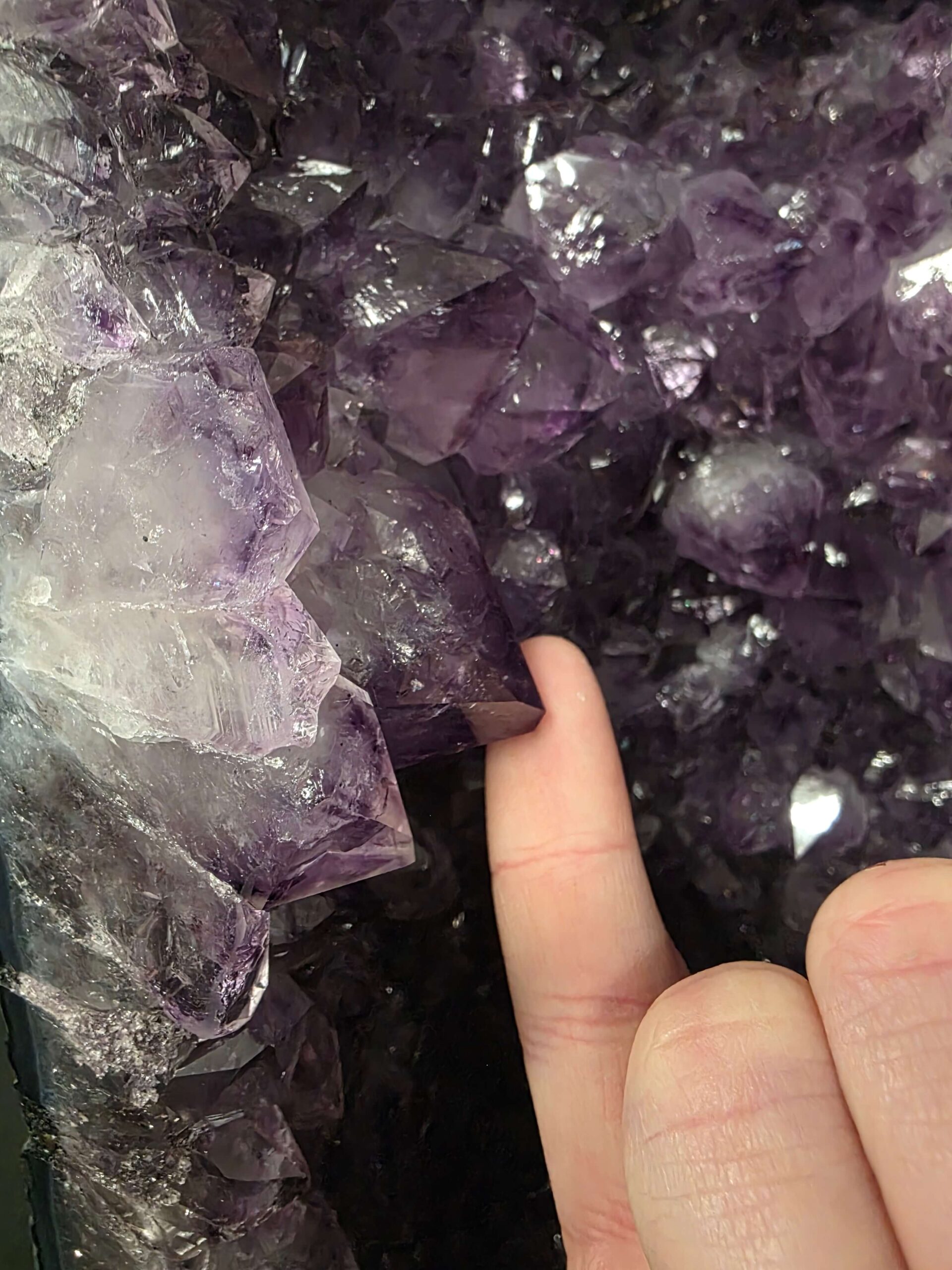 Tall Amethyst Crystal Geode 1200 Premium Queen Grade 23.89kg H51xW22xD16cm - Image 11