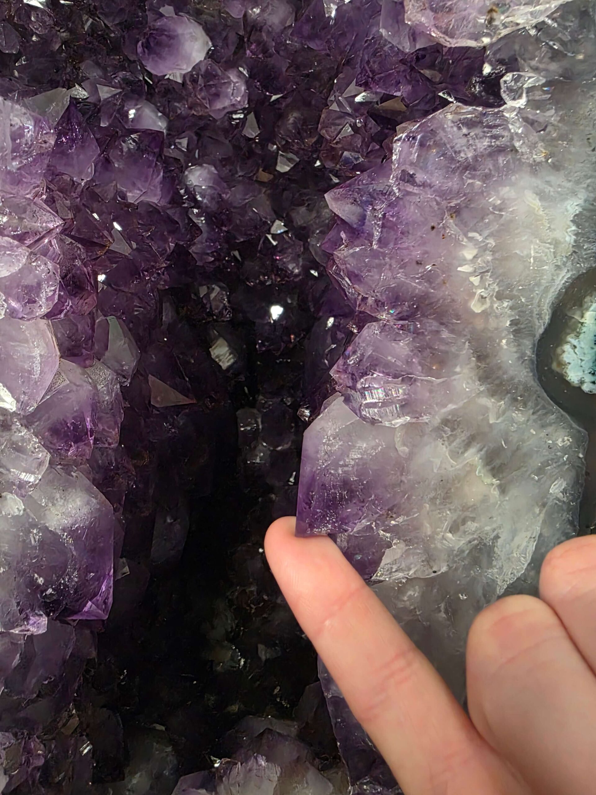 Tall Amethyst Crystal Geode 1203 Premium Queen Grade 26.87kg H59xW20xD22cm - Image 11