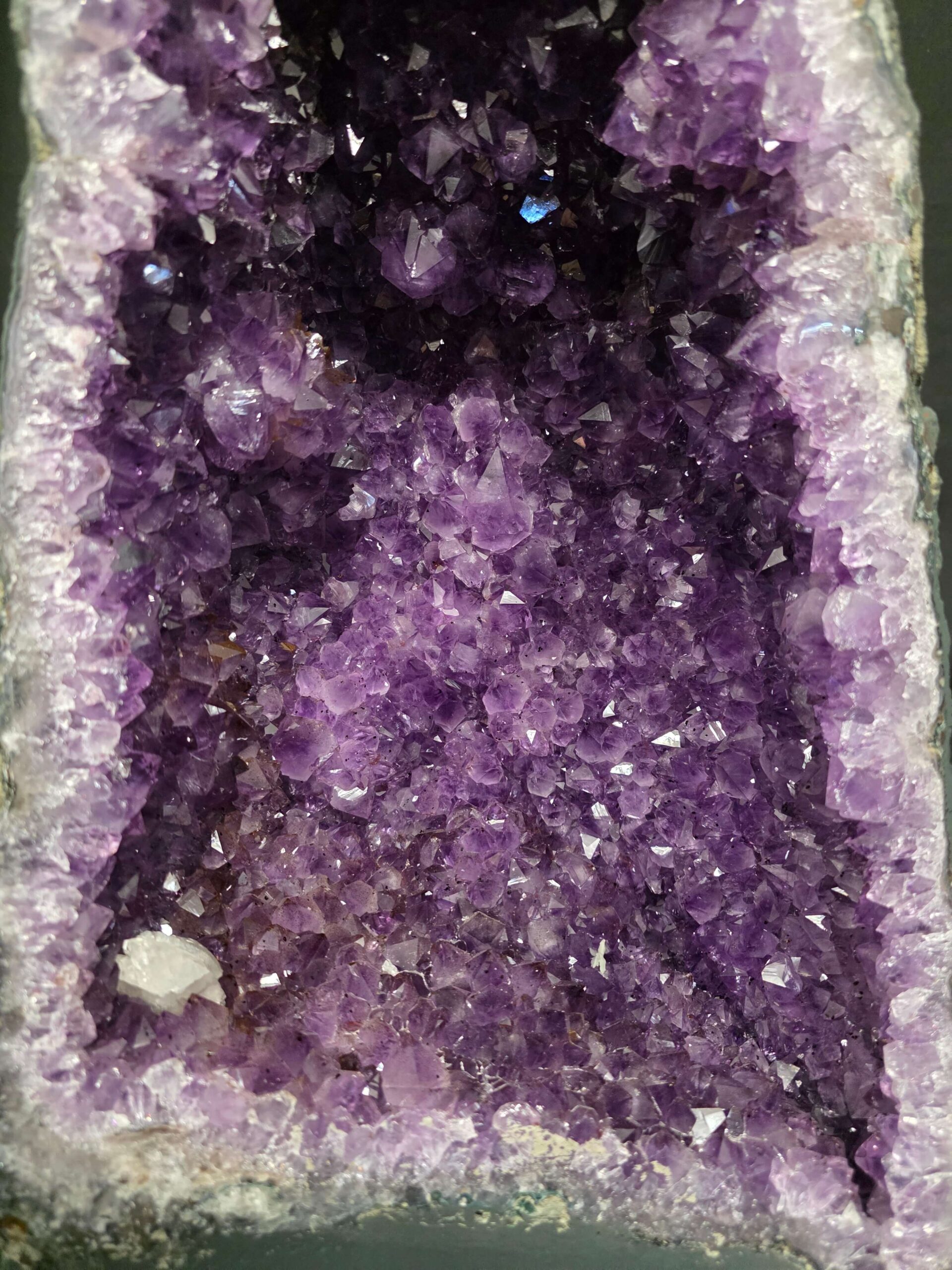 Tall Amethyst Crystal Geode 1206 Premium Queen Grade 31.91kg H51xW30xD18cm - Image 9