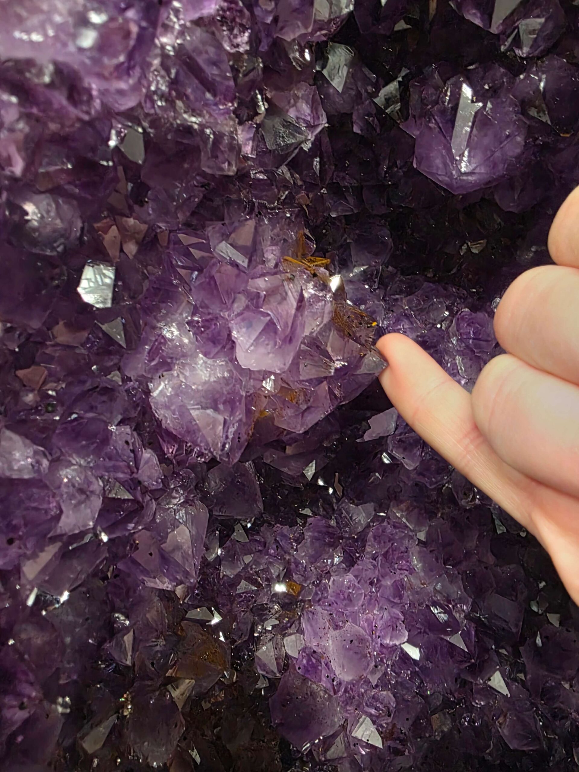 Tall Amethyst Crystal Geode 1206 Premium Queen Grade 31.91kg H51xW30xD18cm - Image 10