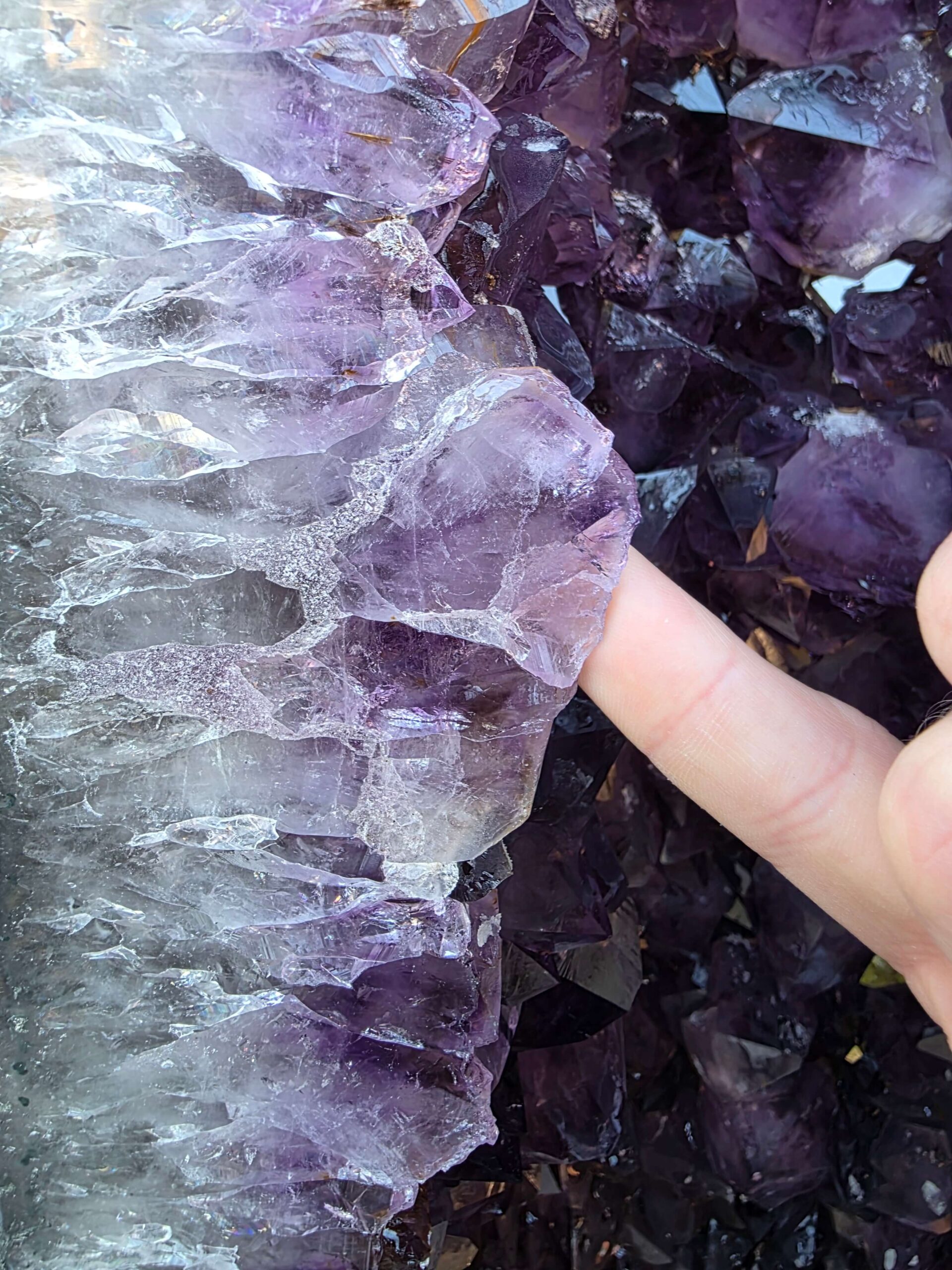 Very Tall Amethyst Crystal Geode 1217 Premium Queen Grade 61kg – H91xW26xD22cm - Image 11