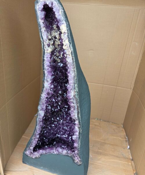 Very Tall Amethyst Crystal Geode 1219 Premium Queen Grade 116kg – H107xW46xD34cm - Image 3