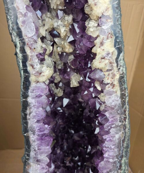 Very Tall Amethyst Crystal Geode 1219 Premium Queen Grade 116kg – H107xW46xD34cm - Image 7