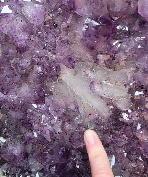 Very Tall Amethyst Crystal Geode 1221 Premium Queen Grade 88kg – H108xW30xD35cm - Image 11