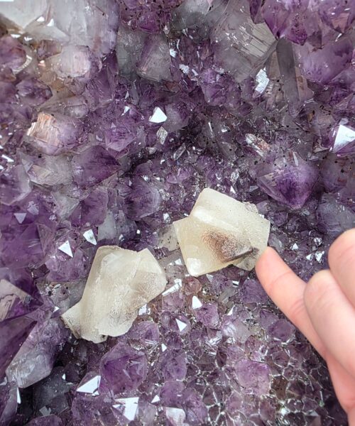 Very Tall Amethyst Crystal Geode 1221 Premium Queen Grade 88kg – H108xW30xD35cm - Image 9