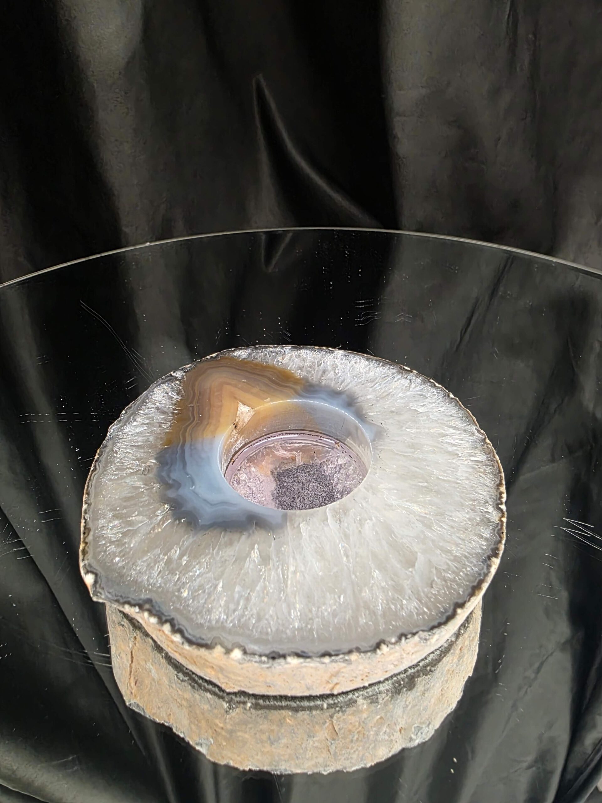 Large Natural Caramel - Natural Edge Agate Slice 1 Handpicked 401g H2xW11xD10.5cm Microcrystalline Quartz Tealight Candle Holder - Image 3