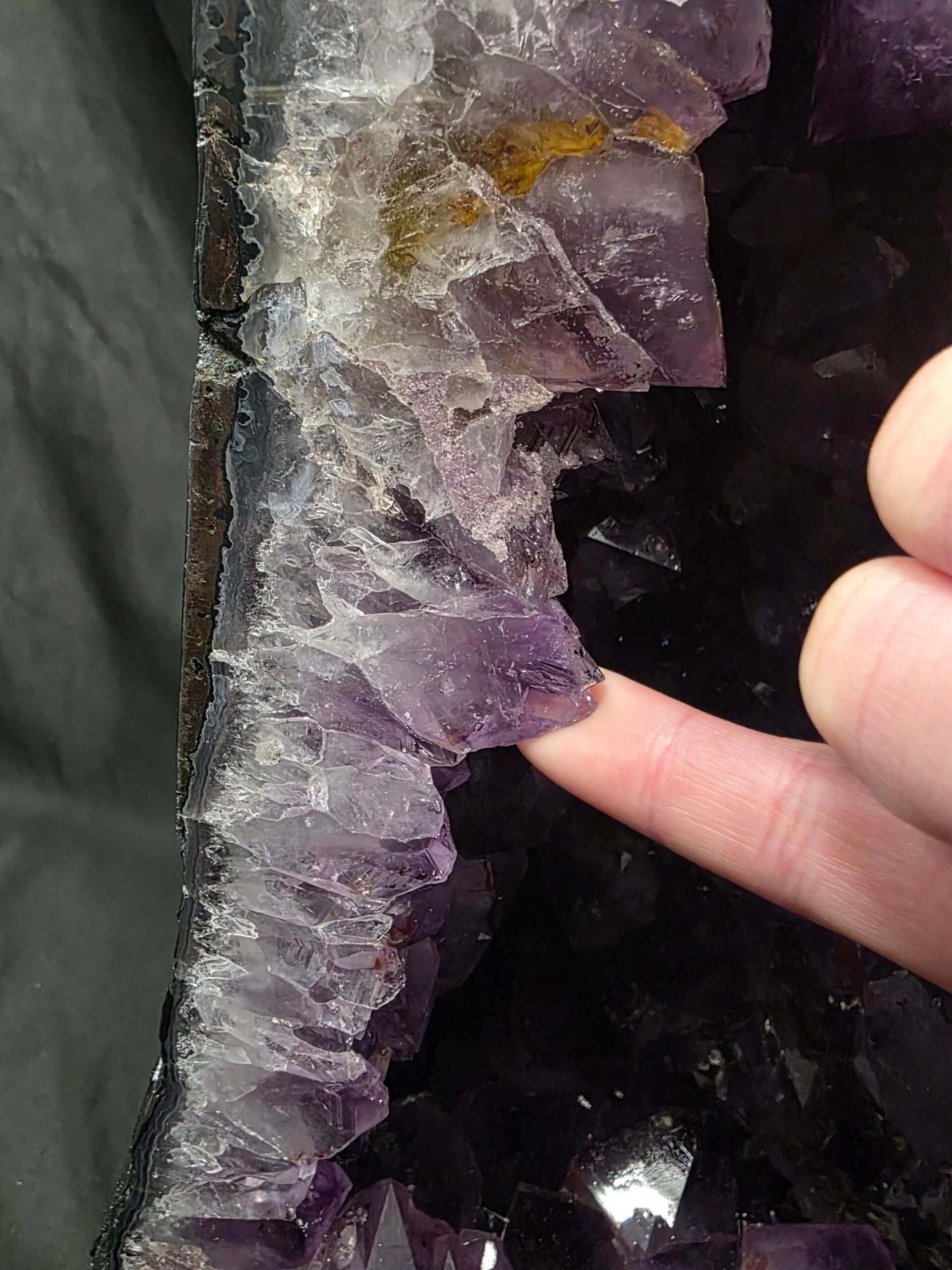 Amethyst Crystal Geode 1151 Premium Queen Grade 7.55kg H34xW18xD10cm - Image 10