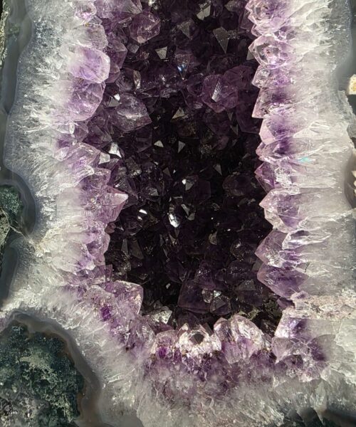 Amethyst Crystal Geode 1146 Premium Queen Grade 6.83kg H32xW19xD12cm - Image 9