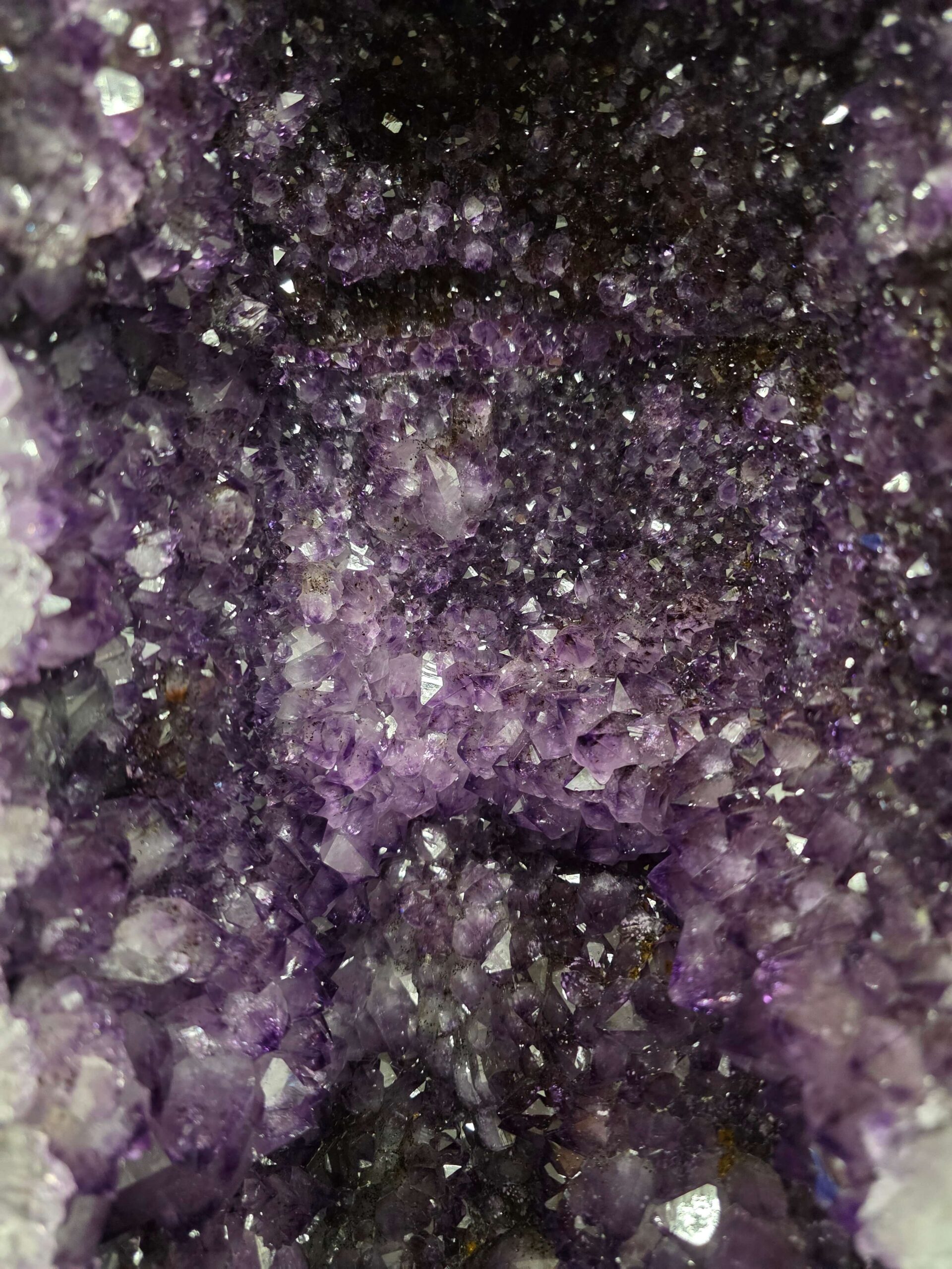Tall Amethyst Crystal Geode 1204 Premium Queen Grade 30.92kg H52xW24xD25cm - Image 5