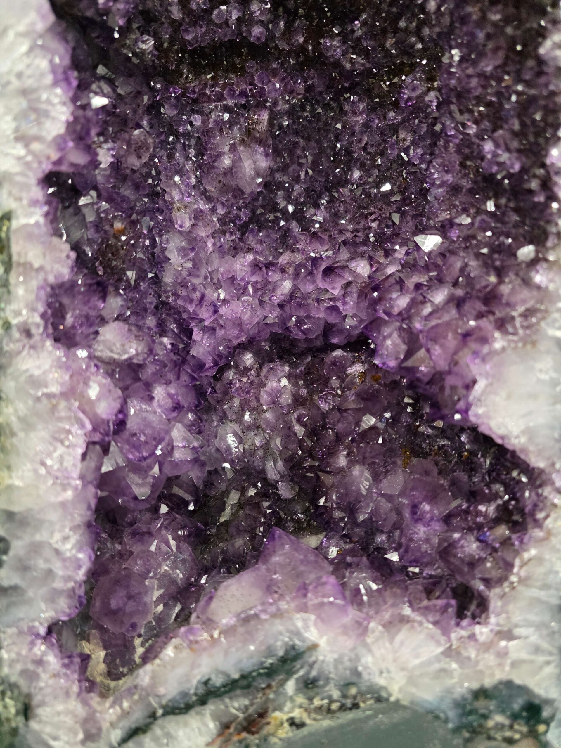 Tall Amethyst Crystal Geode 1204 Premium Queen Grade 30.92kg H52xW24xD25cm - Image 4