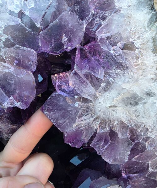 Very Tall Amethyst Crystal Geode 1215 Premium Queen Grade 134kg H109xW31xD32cm - Image 4