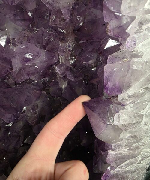Very Tall Amethyst Crystal Geode 1228 Premium Queen Grade 90kg 116xW24xD31cm - Image 6