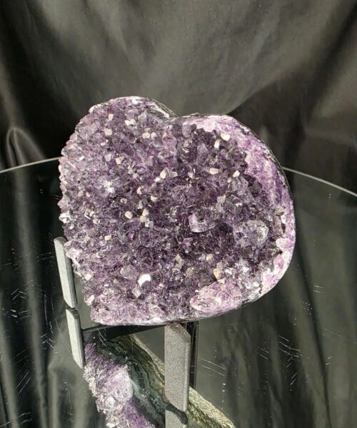 Amethyst Heart on Stand 10 Purple Quartz Geode Crystal Gift 598g - H10xW12xD6cm - Image 6