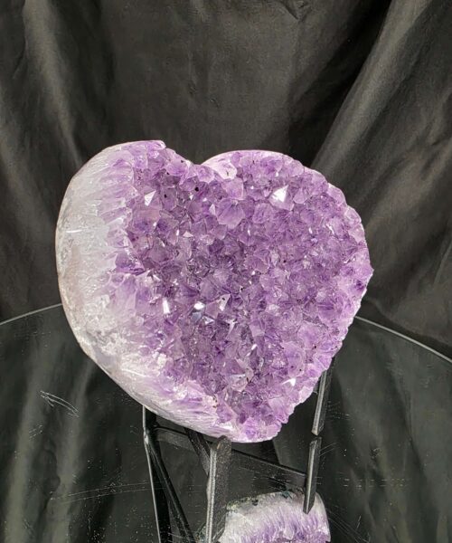 Amethyst Heart on Stand 12 Purple Quartz Geode Crystal Gift 1.243g - H15xW17xD10cm - Image 3