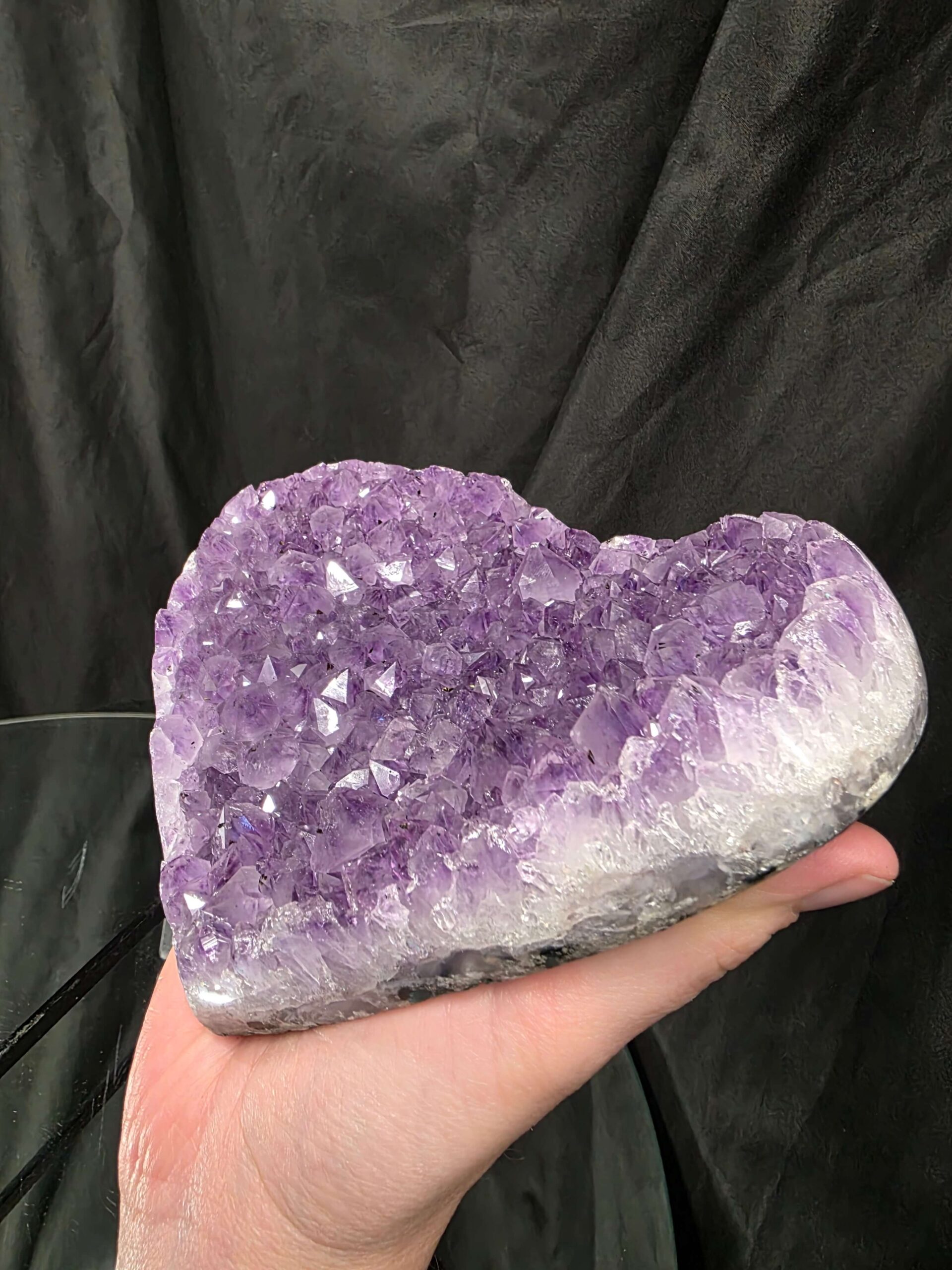 Amethyst Heart on Stand 12 Purple Quartz Geode Crystal Gift 1.243g - H15xW17xD10cm - Image 7