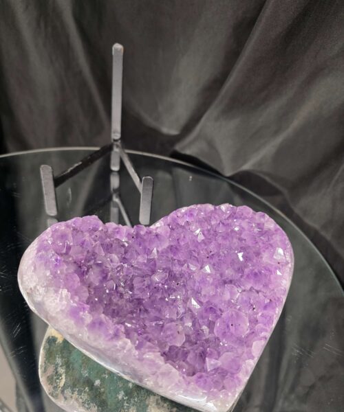 Amethyst Heart on Stand 12 Purple Quartz Geode Crystal Gift 1.243g - H15xW17xD10cm - Image 8