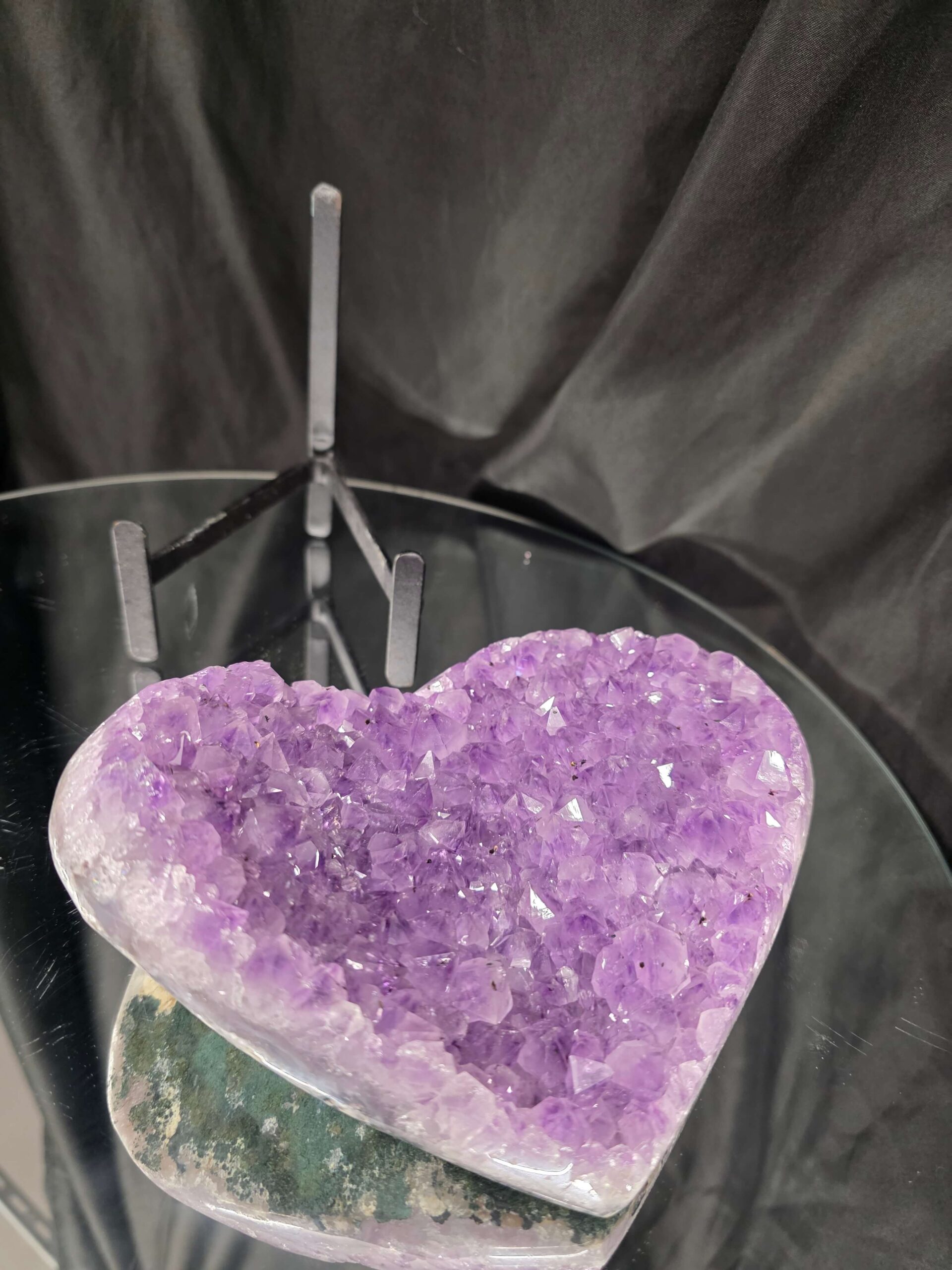 Amethyst Heart on Stand 12 Purple Quartz Geode Crystal Gift 1.243g - H15xW17xD10cm - Image 8