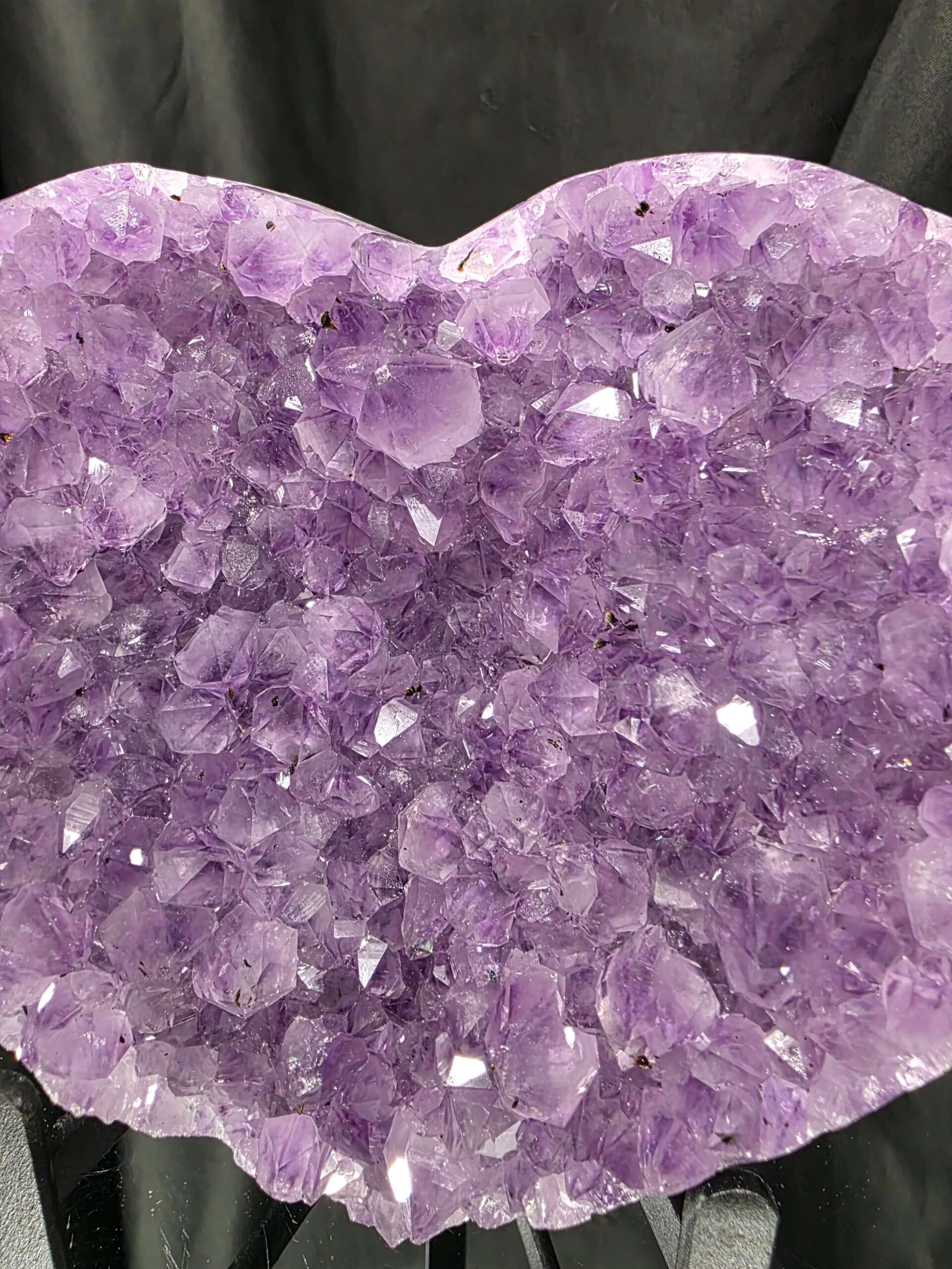 Amethyst Heart on Stand 12 Purple Quartz Geode Crystal Gift 1.243g - H15xW17xD10cm - Image 9