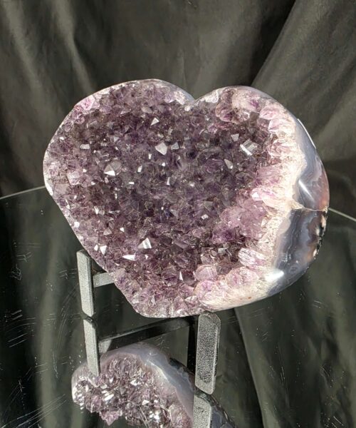 Amethyst Heart on Stand 15 Purple Quartz Geode Crystal Gift 704g - H12xW13xD6cm - Image 4
